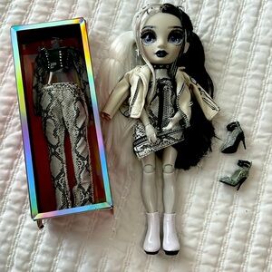 Rainbow High Shadow Series 1 Heather Grayson- Grayscale Fashion Doll.
